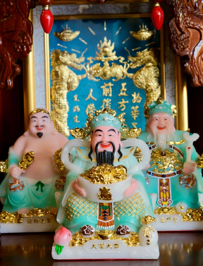 Thay kim thân cho tượng Thần Tài - Thổ Địa